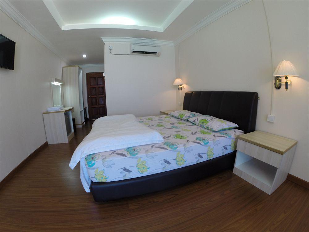 New Cocohut Chalet Hotel Kuala Terengganu Bagian luar foto